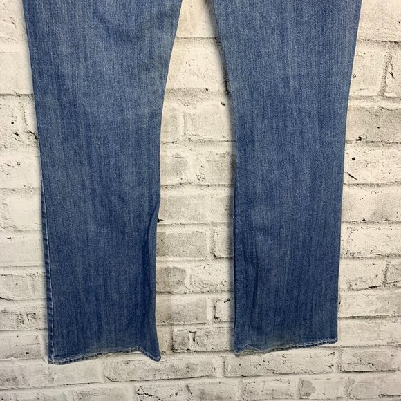 Vintage Silver Tuesday Low Rise Bootcut Distressed Light Wash Denim Flare Jeans - Picture 7 of 16